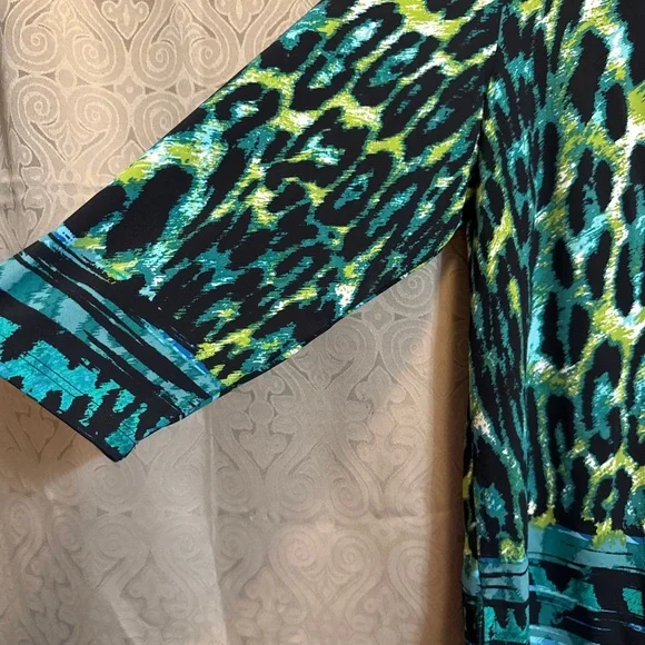 TanJay Green and Blue Animal Print Tunic - Picture 5 of 6